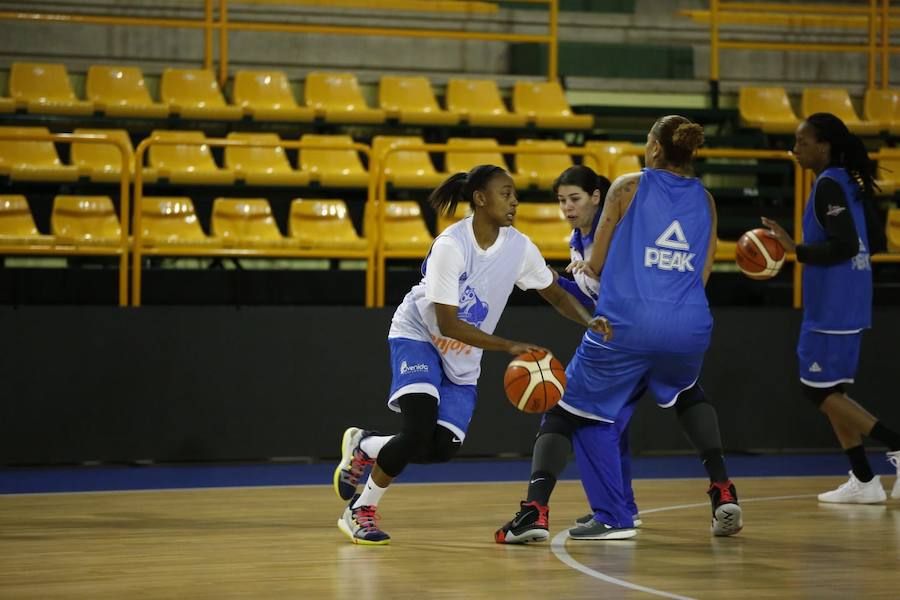 Fotos: Primer entrenamiento de Miguel Ángel Ortega al frente del CB Avenida