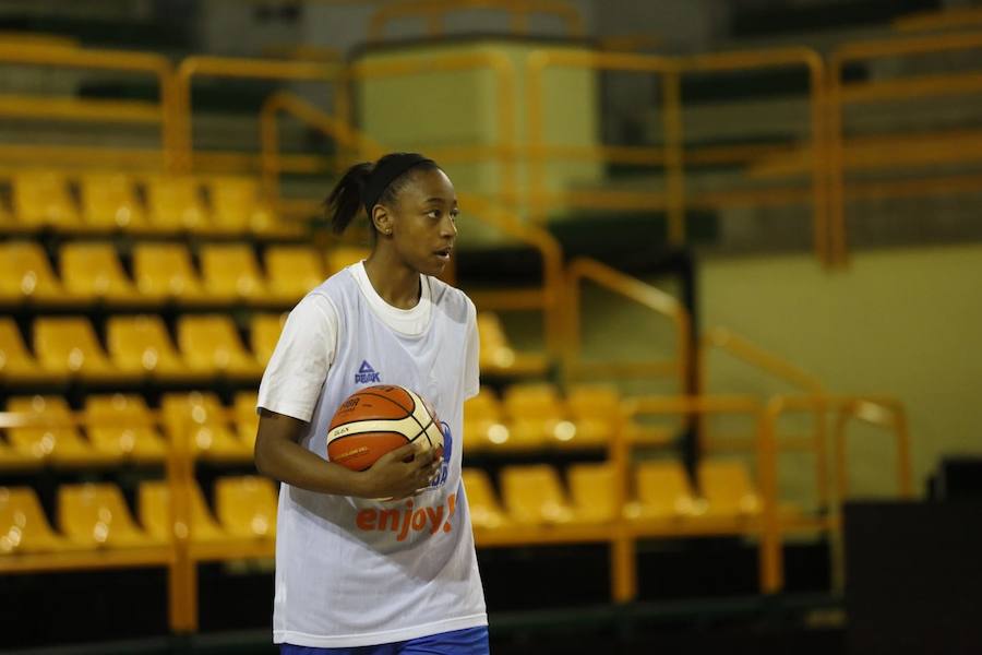 Fotos: Primer entrenamiento de Miguel Ángel Ortega al frente del CB Avenida