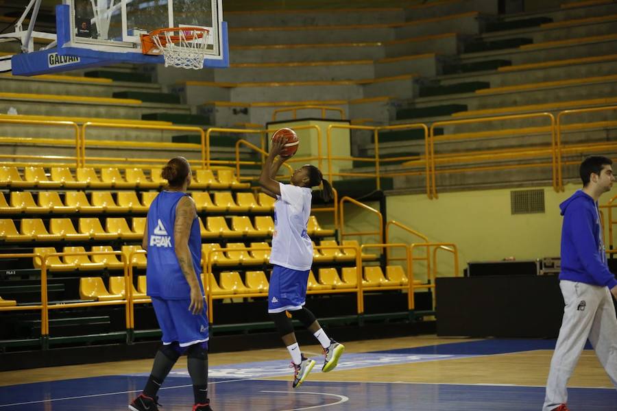 Fotos: Primer entrenamiento de Miguel Ángel Ortega al frente del CB Avenida