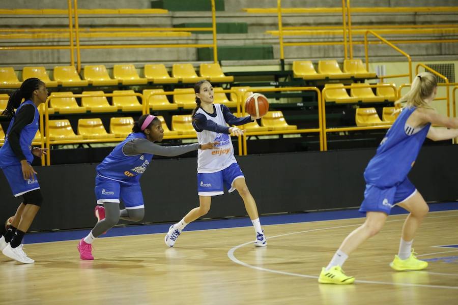 Fotos: Primer entrenamiento de Miguel Ángel Ortega al frente del CB Avenida