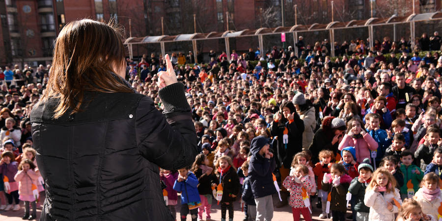 Fotos: Miles de niños de Valladolid celebran el Día de la Paz