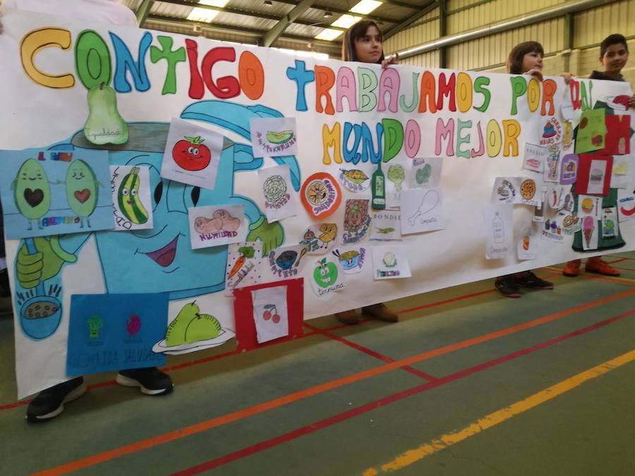 «Contigo trabajamos por un mundo mejor» ha sido el lema escogido por los niños y niñas del Colegio Nuestra Señora del Carmen de Valladolid para festejar el Día de la Paz. 