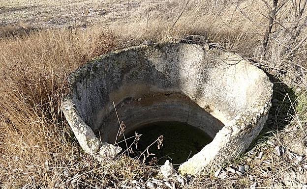 Pozo descubierto en el término de Vega de Valdetronco. 