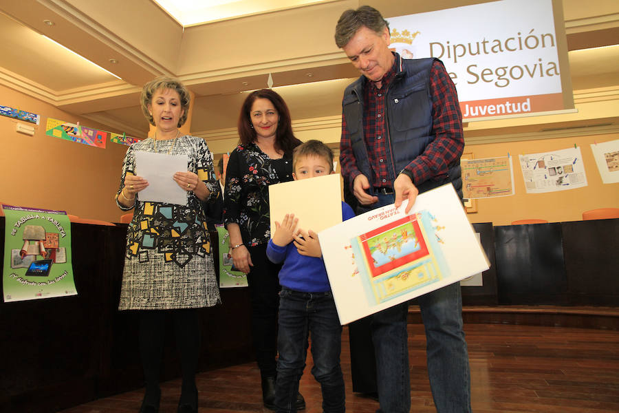 Fotos: Entrega de premios del concurso Marcapáginas de la Diputación Provincial.