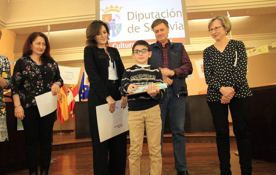 Fotos: Entrega de premios del concurso Marcapáginas de la Diputación Provincial.
