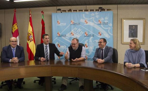 El consejero de Educación, Fernando Rey, presenta el proyecto del Conservatorio Profesional de Música de Zamora. 