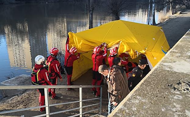 Rescate de un hombre en el río Pisuerga.