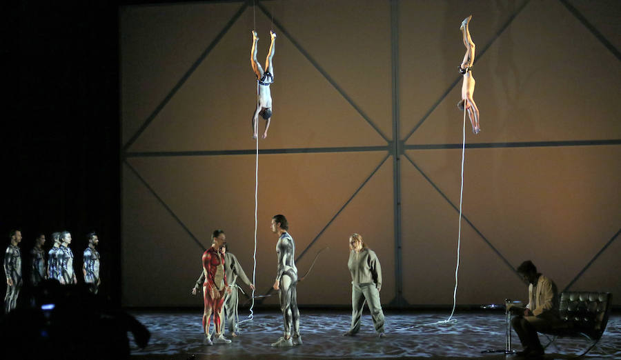 Fotos: Ensayo de la obra &#039;El martirio de San Sebastián&#039;, de La Fura dels Baus, en el Teatro Calderón de Valladolid