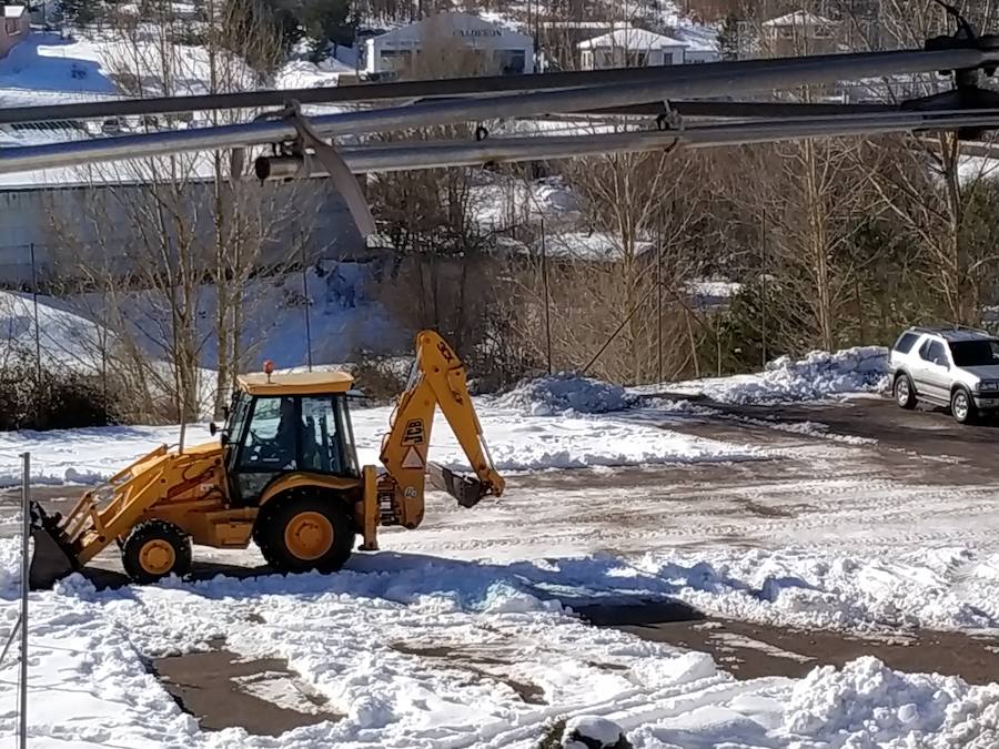 Fotos: Guardo termina de limpiar la nieve del fin de semana