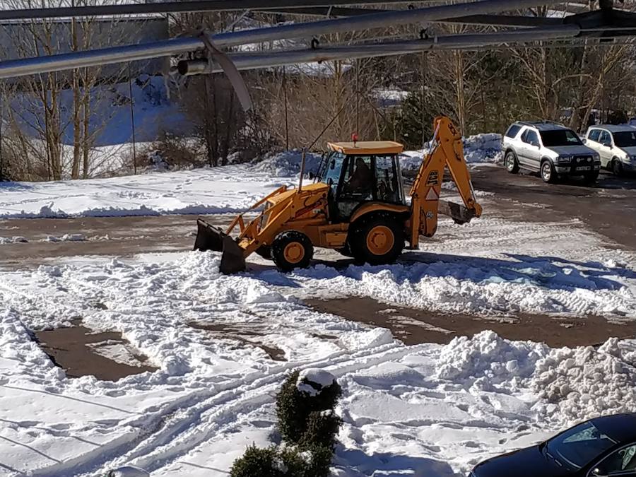 Fotos: Guardo termina de limpiar la nieve del fin de semana