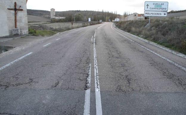 Tramos de carreteras en mal estado en la zona de Peñafiel. 