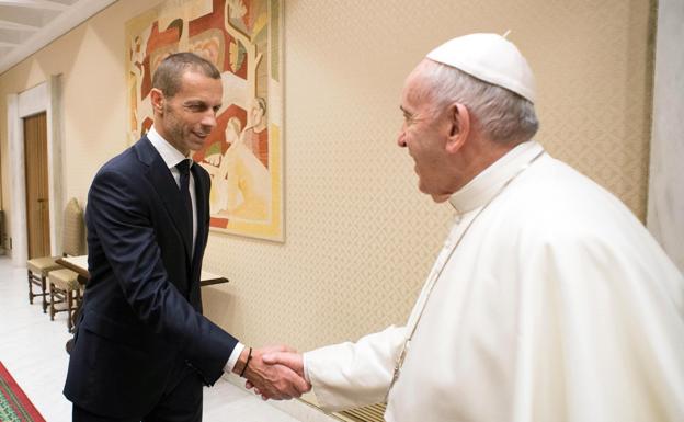 Ceferin visitó al Papa Francisco en Roma el miércoles, donde acudió por el Comité Ejecutivo de UEFA