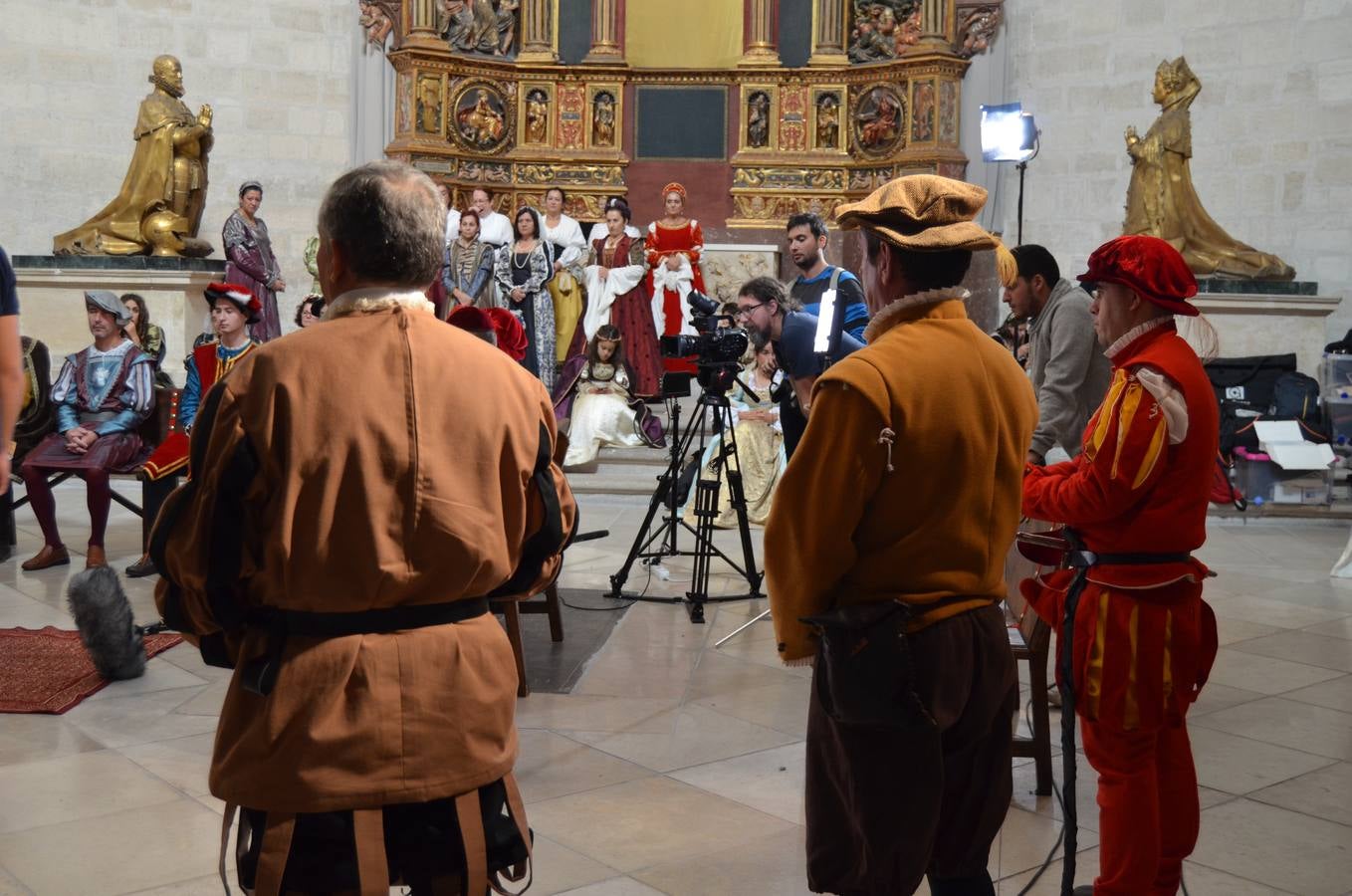 Grupos provinciales de recreación histórica han participado en la docuficción de La 2, recién estrenada y de la que este sábado se emite su segundo capítulo con pasajes rodados en espacios históricos de la ciudad 