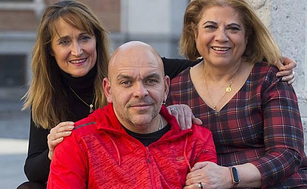 Pilar, Manuel y María Ángeles, después de superar el cáncer. 