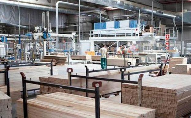 CCOO de Soria denuncia el despido de 33 trabajadores en Norma Doors