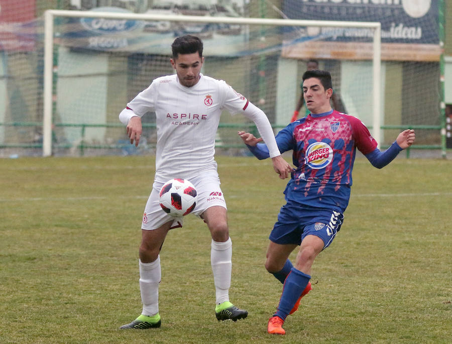Fotos: Polémico empate entre la Gimnástica Segoviana y el Júpiter de León (1-1)