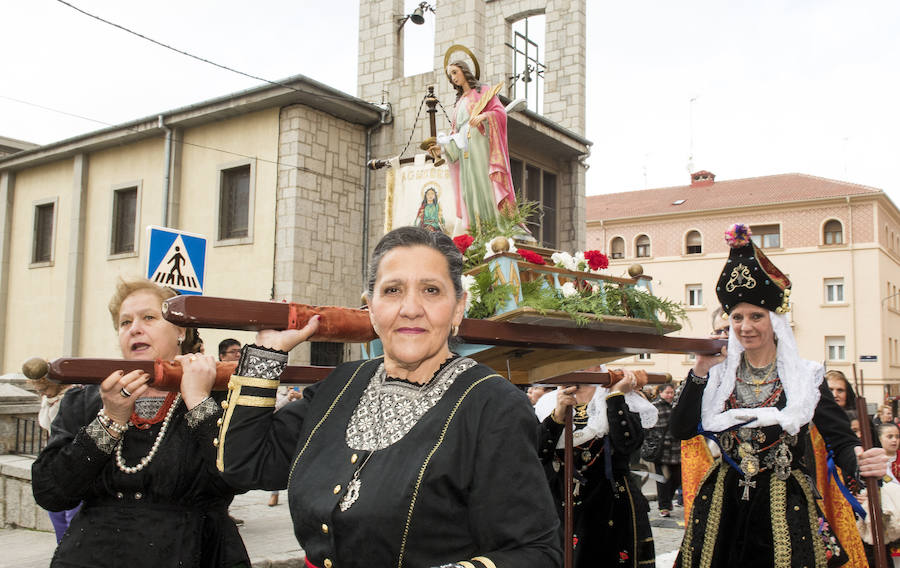 Fotos: El barrio de San José celebra Santa Águeda