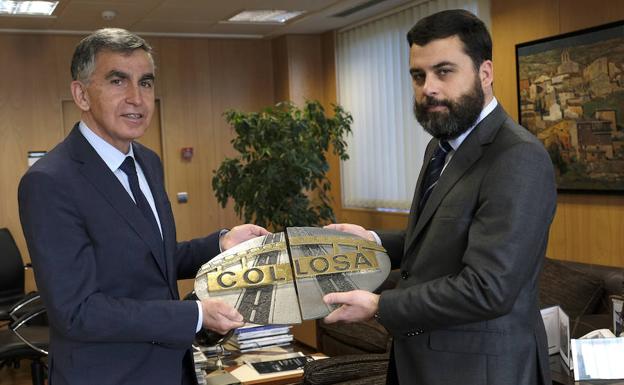 Patricio y Joaquín Llorente en la sede de la empresa, en Valladolid.