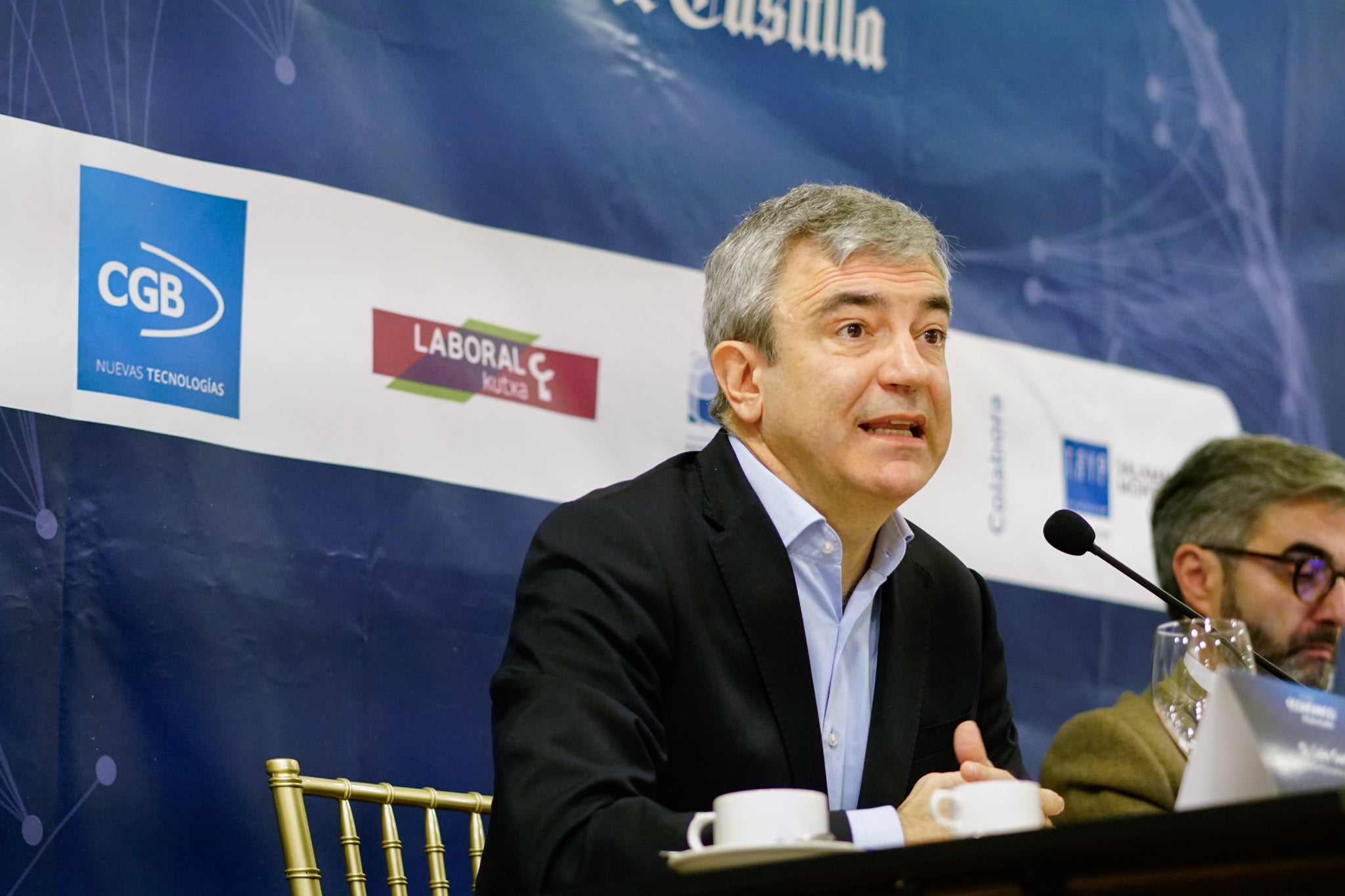 El candidato de Ciudadanos al Parlamento Europeo advierte sobre el «peligro serio» de los populismos para España y para la propia supervivencia de la Unión Europea