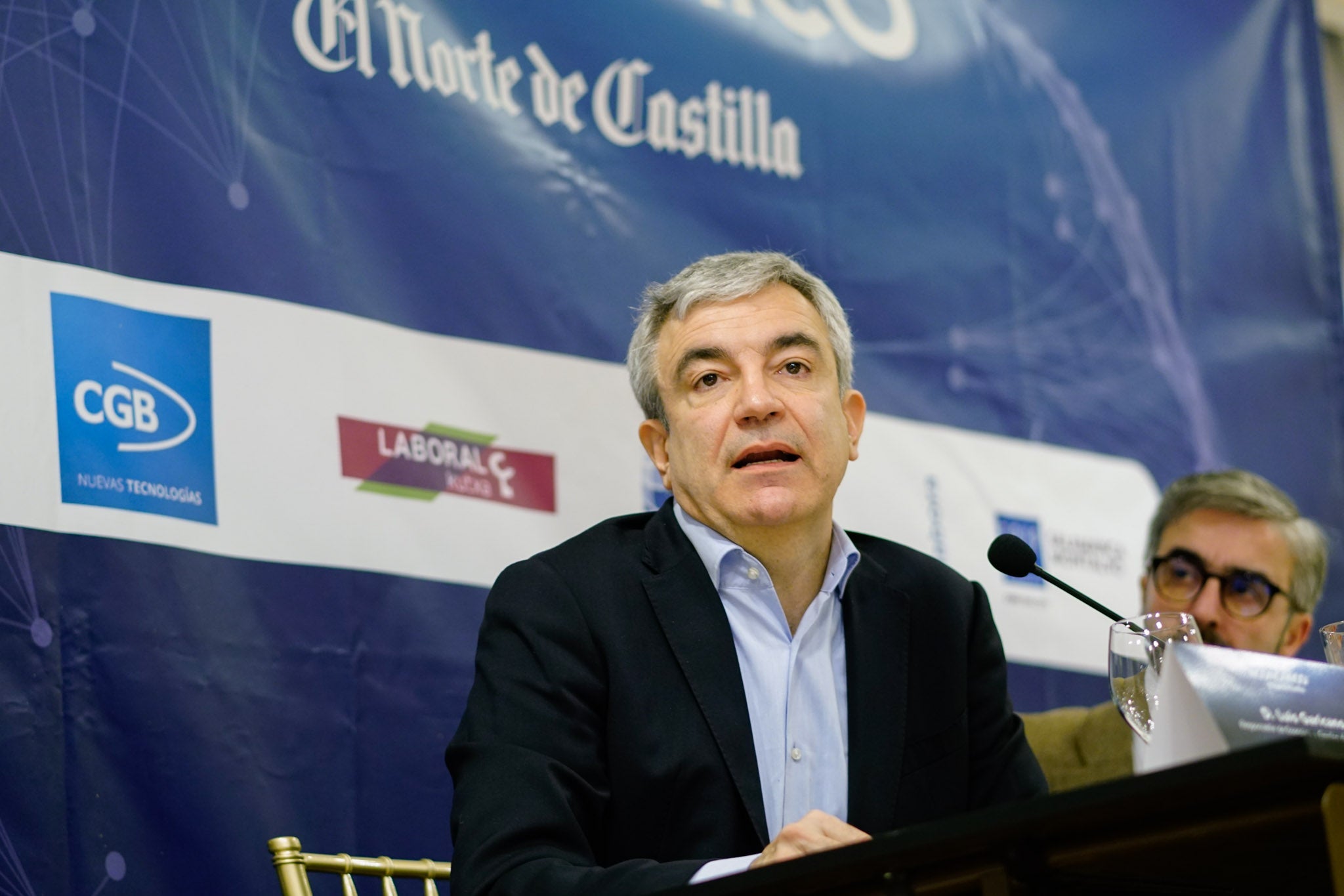 El candidato de Ciudadanos al Parlamento Europeo advierte sobre el «peligro serio» de los populismos para España y para la propia supervivencia de la Unión Europea