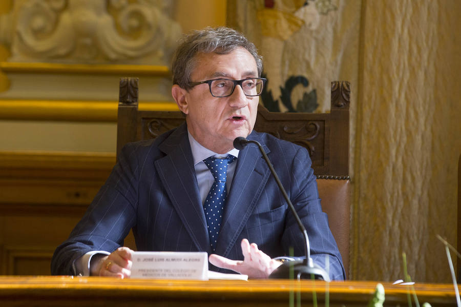 Fotos: La doctora Verónica Casado, nueva hija predilecta de Valladolid