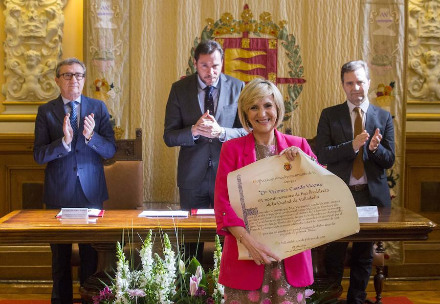 Fotos: La doctora Verónica Casado, nueva hija predilecta de Valladolid