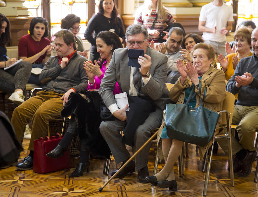 Fotos: La doctora Verónica Casado, nueva hija predilecta de Valladolid