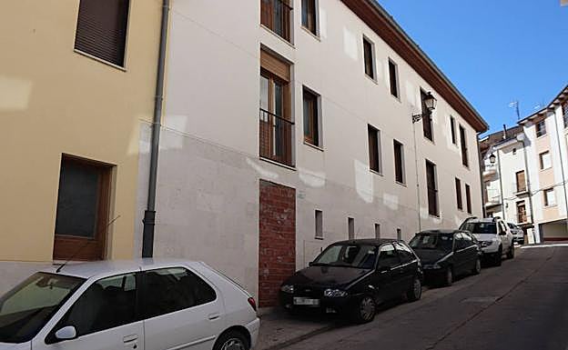 Fachada de viviendas de Niñas Huérfanas. 