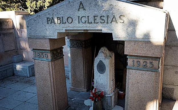 La tumba de Pablo Iglesias en el cementerio de la Almudena. 