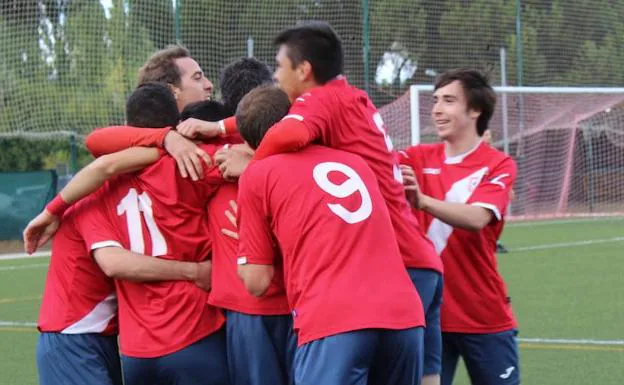 Los jugadores del Villa de Simancas celebran un gol, en un partido anterior. 