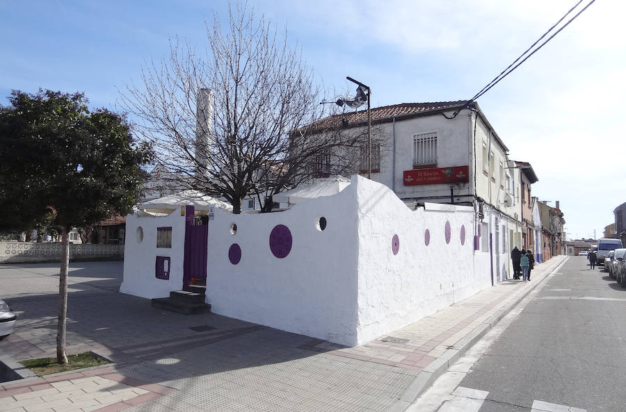 El bar El Rincón del Cómico. escenario de los disparos. estaba cerrado ayer a mediodía, dos horas después del altercado. 