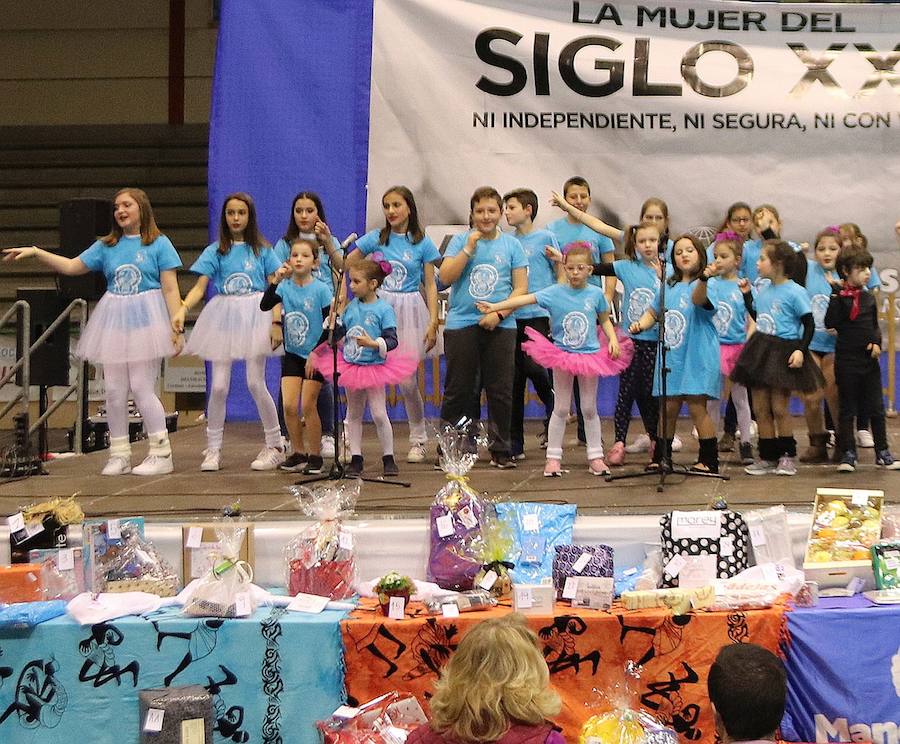 Fotos: Festival solidario de Manos Unidas en Cuéllar