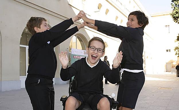 Varios alumnos en una actividad inclusiva. 