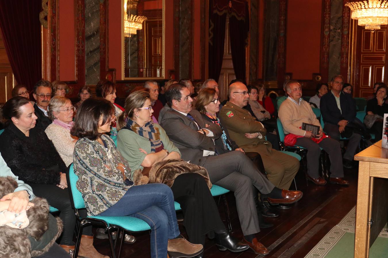 El escritor presentó en el Palacio Real su última novela de intriga 'Lucía en la noche'