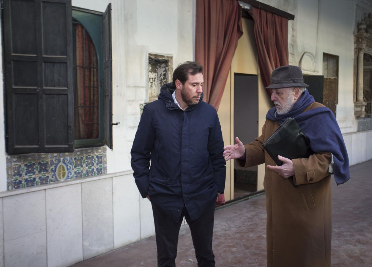 Visita del alcalde de Valladolid y los concejales al convento de Santa Catalina de Siena, adquirido por el Ayuntamiento.