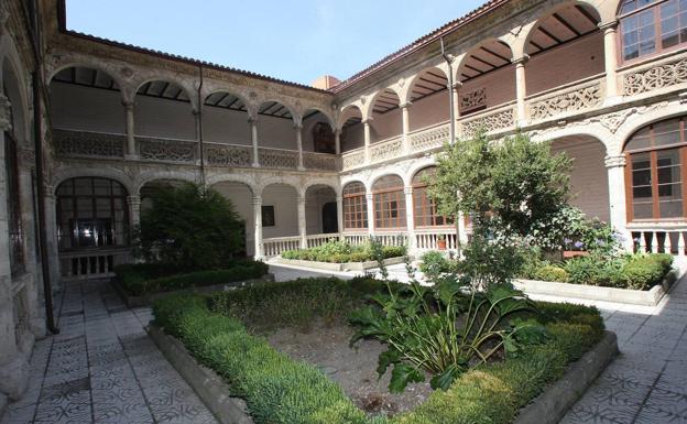 Uno de los patios del convento de Santa Catalina.