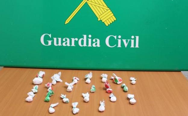 Dosis de 'speed' intervenidas en la operación de la Guardia Civil en la A-1. 