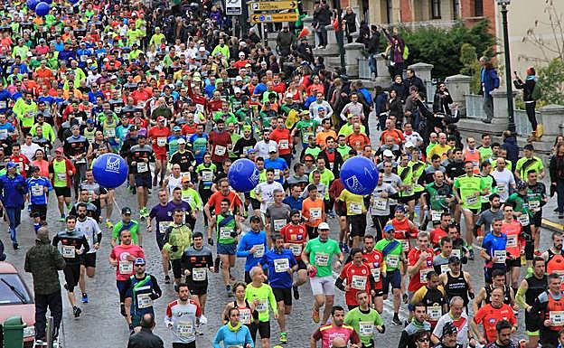 Momento de la salida de la pasada edición de la Media Maratón Ciudad de Segovia.
