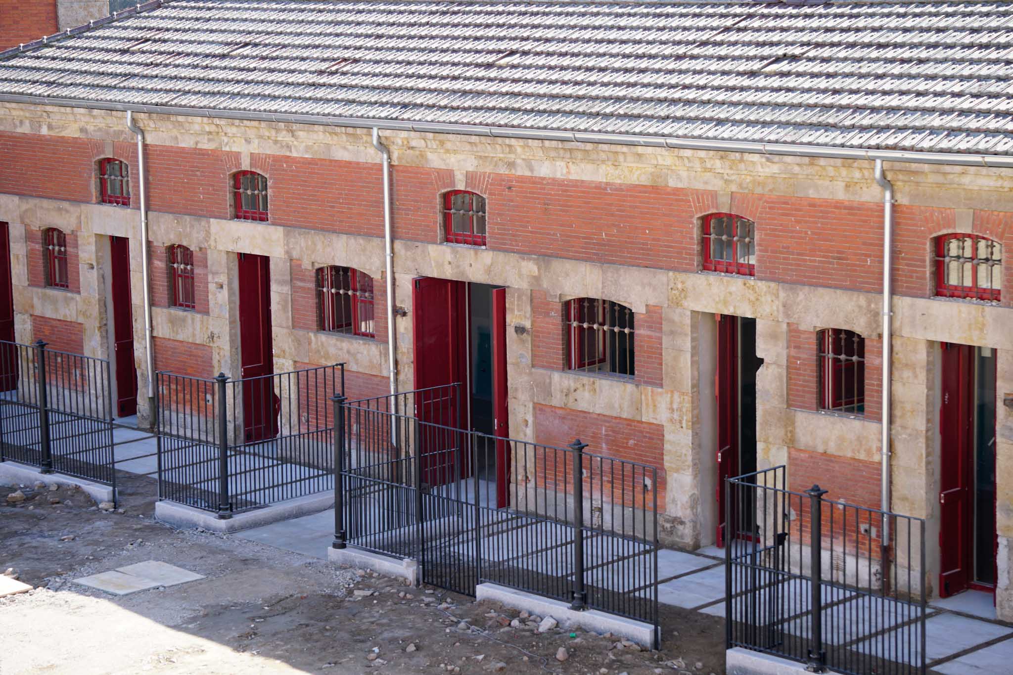 El complejo Granja Escuela del Centro Integrado de Formación Profesional Rodríguez Fabrés albergará a partir del próximo curso los ciclos de FP de Cocina, Restauración y Alojamiento, que se venían impartiendo en el edificio de la Fonda de la Vera Cruz, perteneciente al IES Vaguada de la Palma