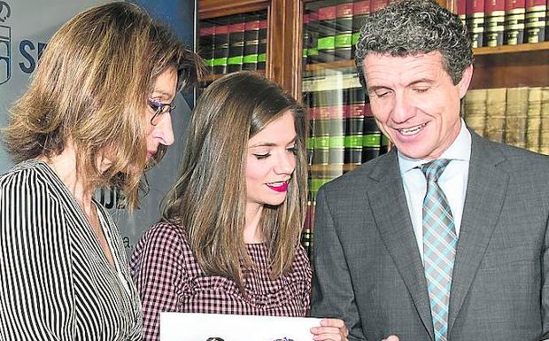 Yolanda Arcones (i), Beatriz González y Andrés Torquemada. 