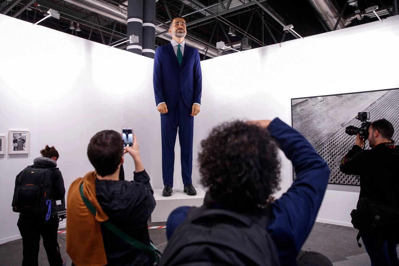 Don Felipe y doña Letizia asistieron hoy a la apertura de la Feria Internacional de Arte Contemporáneo ARCO en el recinto ferial IFEMA de Madrid, con Perú como país invitado en esta edición