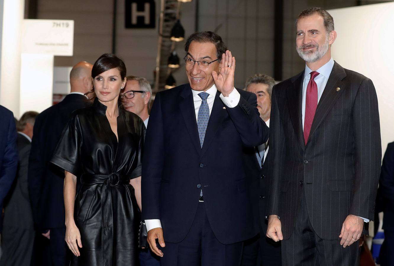 Don Felipe y doña Letizia asistieron hoy a la apertura de la Feria Internacional de Arte Contemporáneo ARCO en el recinto ferial IFEMA de Madrid, con Perú como país invitado en esta edición