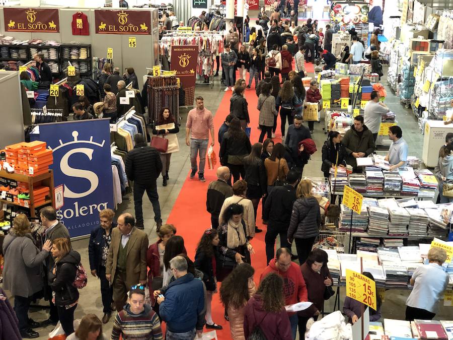 Fotos: Sábado en la Feria del Stock en Valladolid