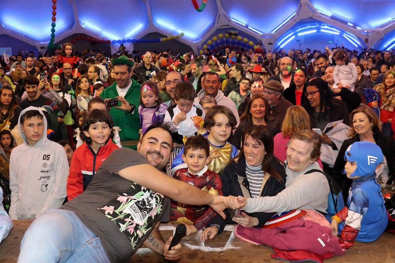 Pregón y actividades de carnaval en la Cúpula del Milenio.