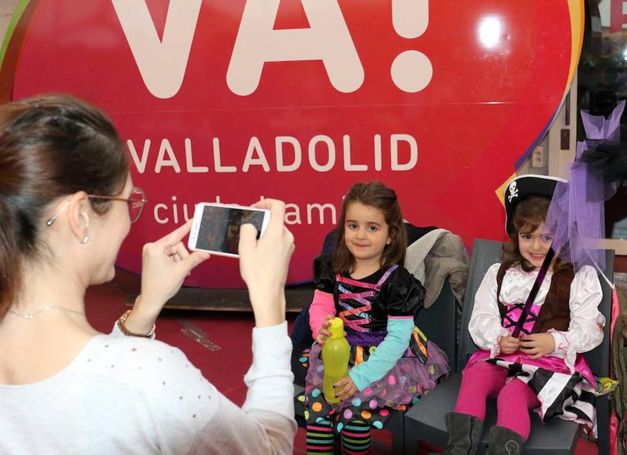 Pregón y actividades de carnaval en la Cúpula del Milenio.