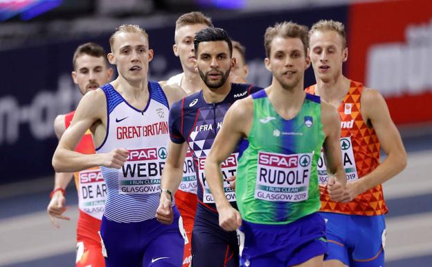 Álvaro de Arriba, primero por la izquierda, durante la primera ronda de 800 en Glasgow. 