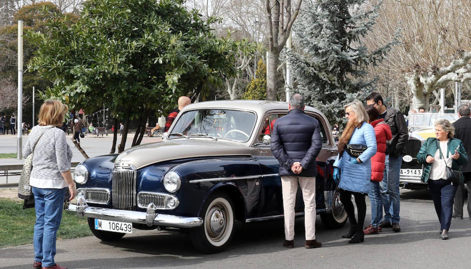 Fotos: Carnaval motero y exhibición de coches clásicos en Valladolid