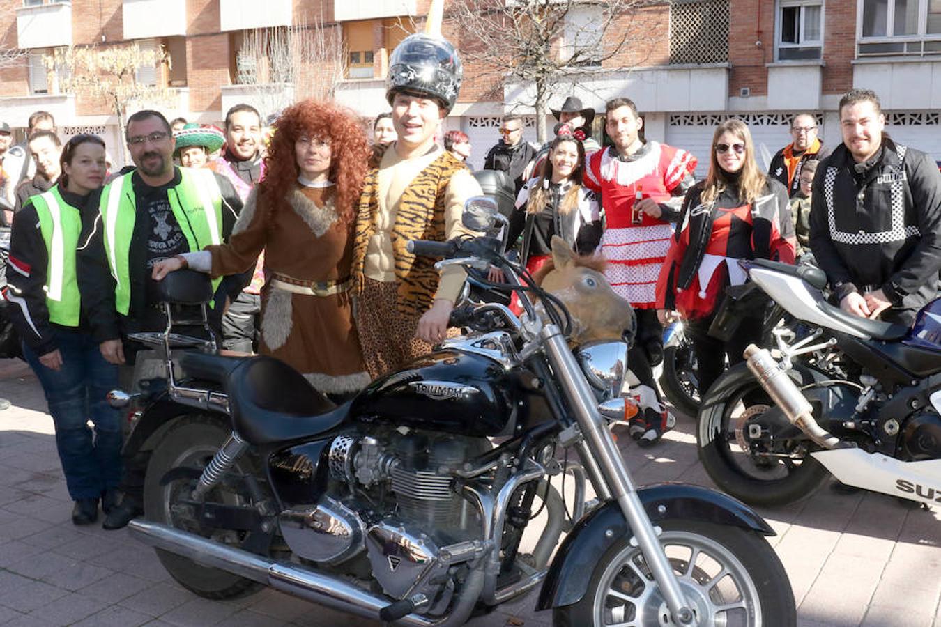 Fotos: Carnaval motero y exhibición de coches clásicos en Valladolid