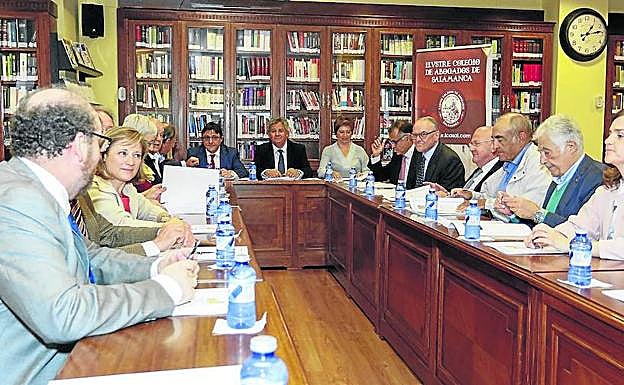 Reunión del Patronato de laFundación Torre del Clavero en la sede del Colegio de Abogados de Salamanca.