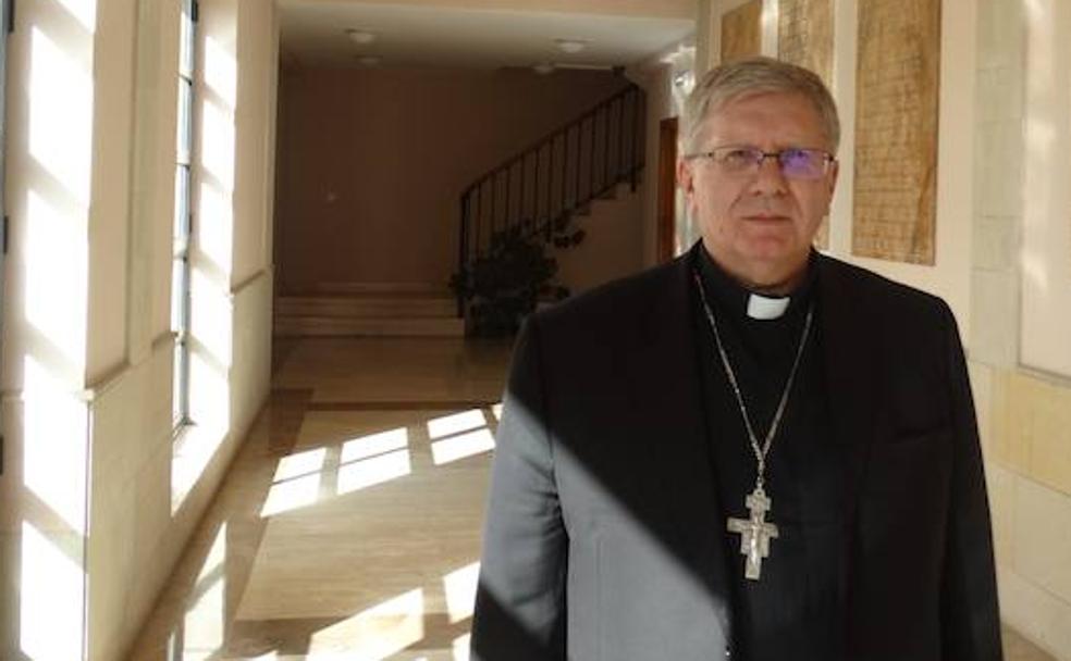 El obispo de Astorga sobre la pederastia en La Bañeza: «No hay cómplices. Los sacerdotes comunicaron los abusos pero no sabemos lo que hizo el obispo y el rector»